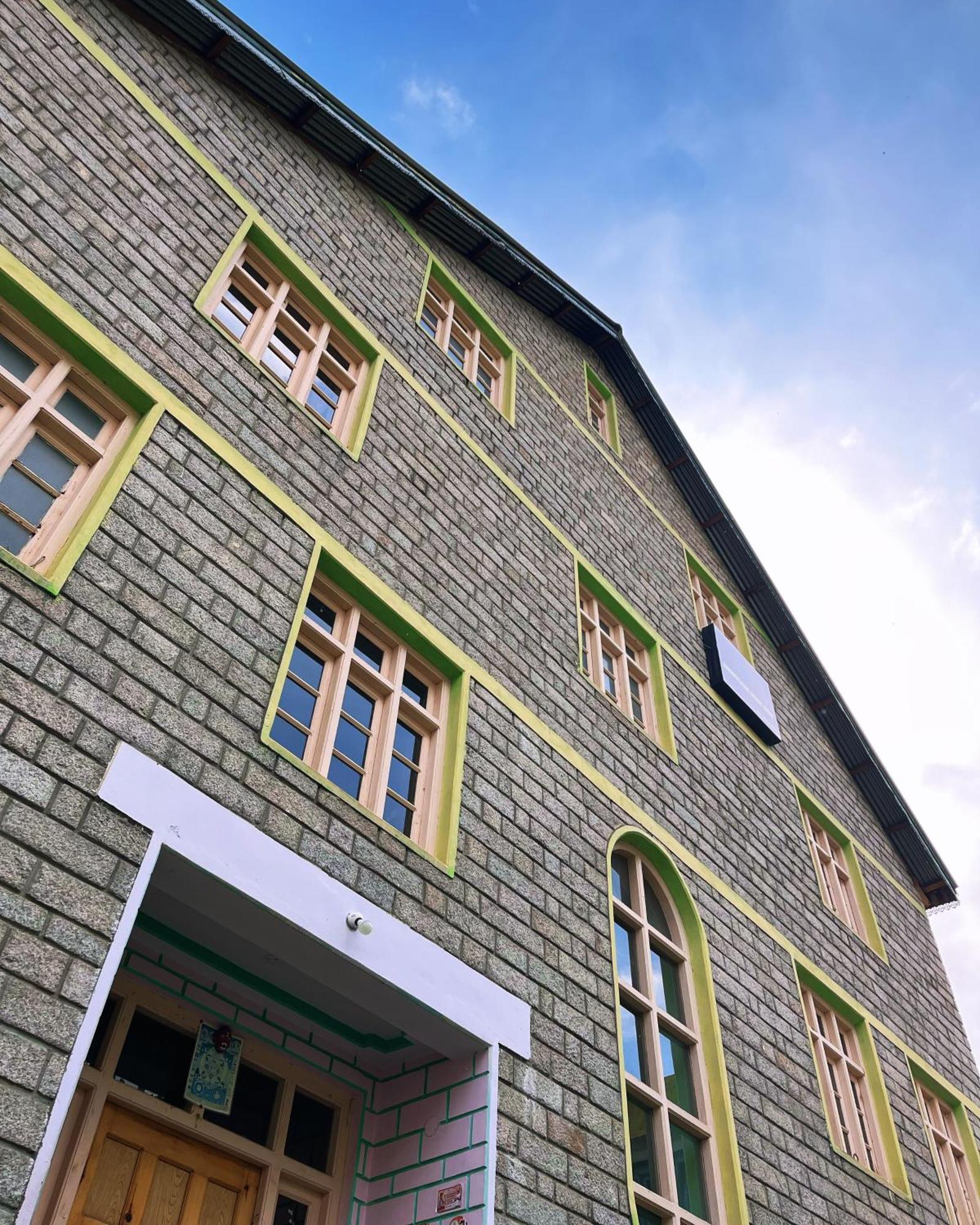 Snowflake Homestay Gondhla Eksteriør bilde